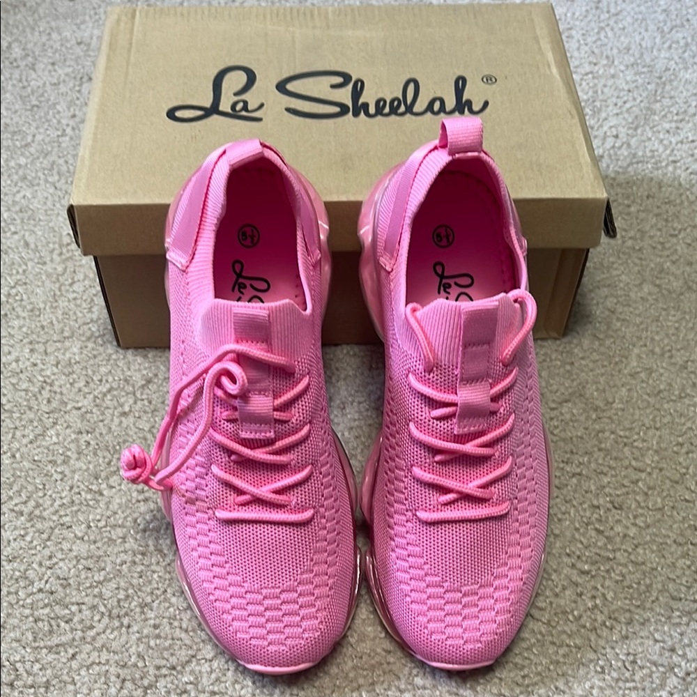 La Sheelah Fuchsia Sneakers